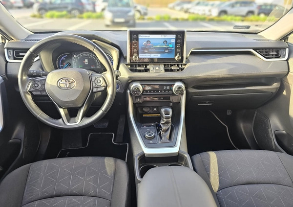 Toyota RAV4 cena 93900 przebieg: 178992, rok produkcji 2019 z Szlichtyngowa małe 742